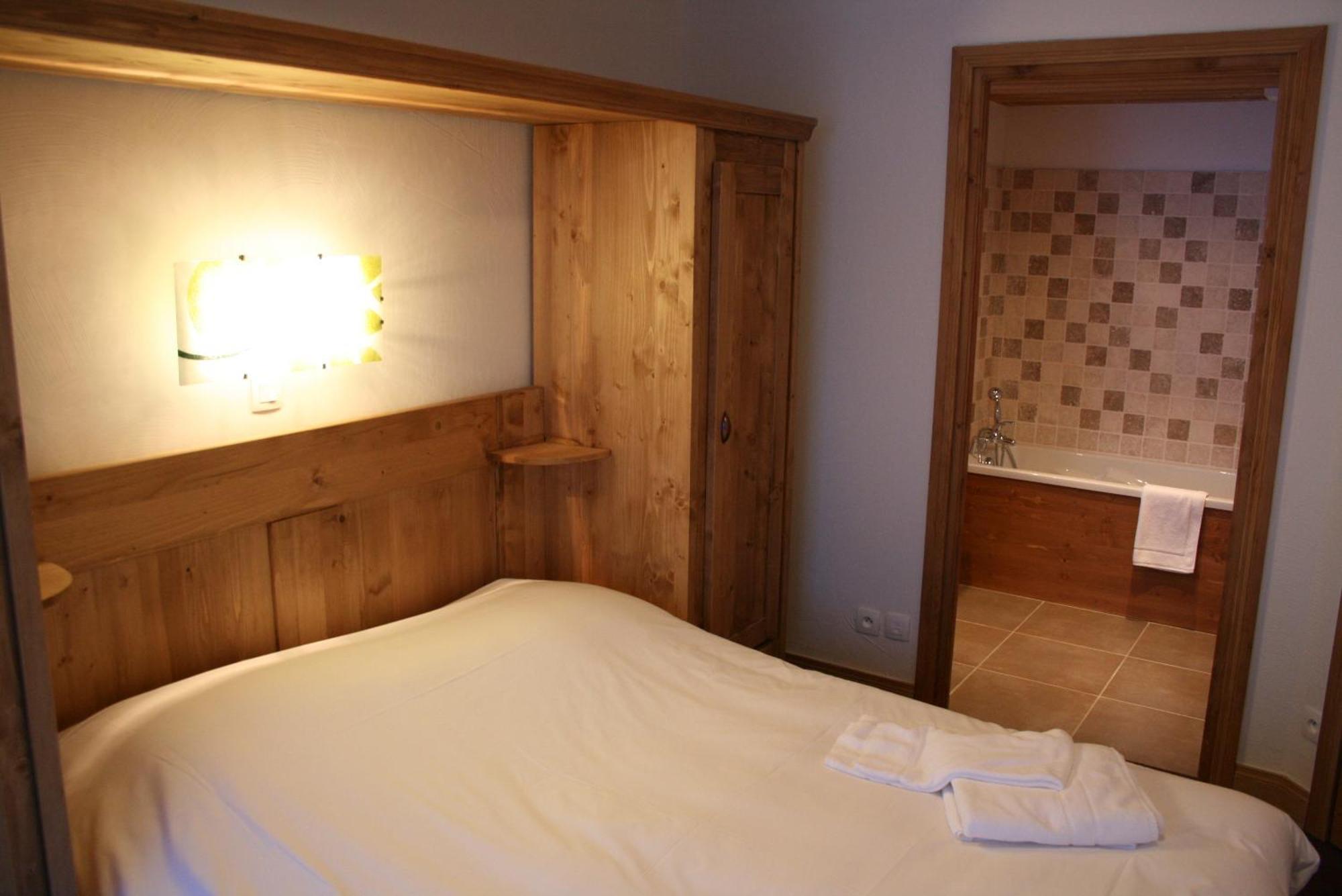 One-Bedroom Apartment 2