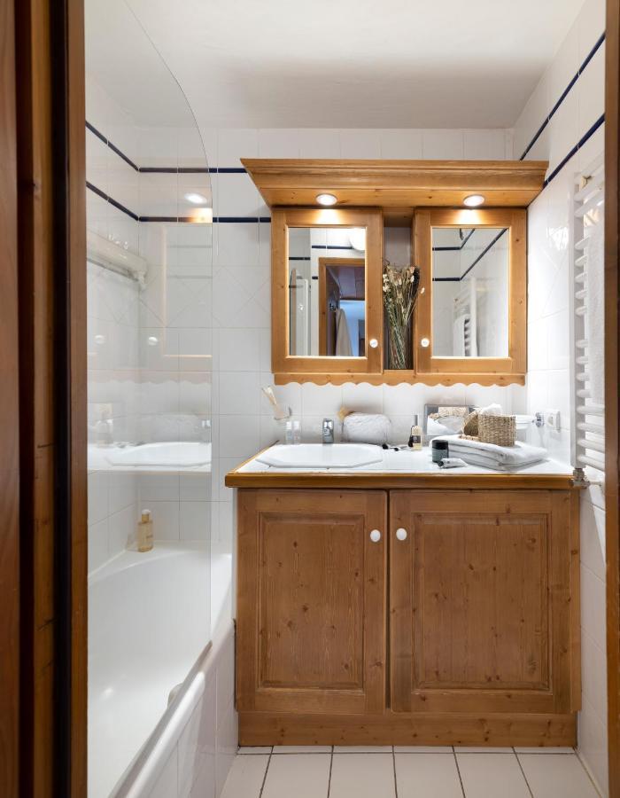 Two-Bedroom Apartment Mountain View Balcony
