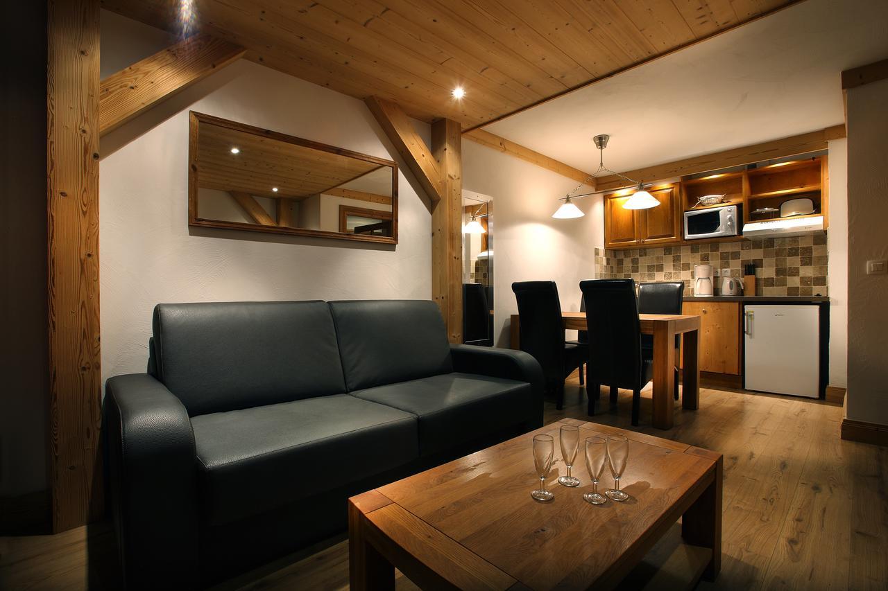 One-Bedroom Apartment 2,536213085:JPEG