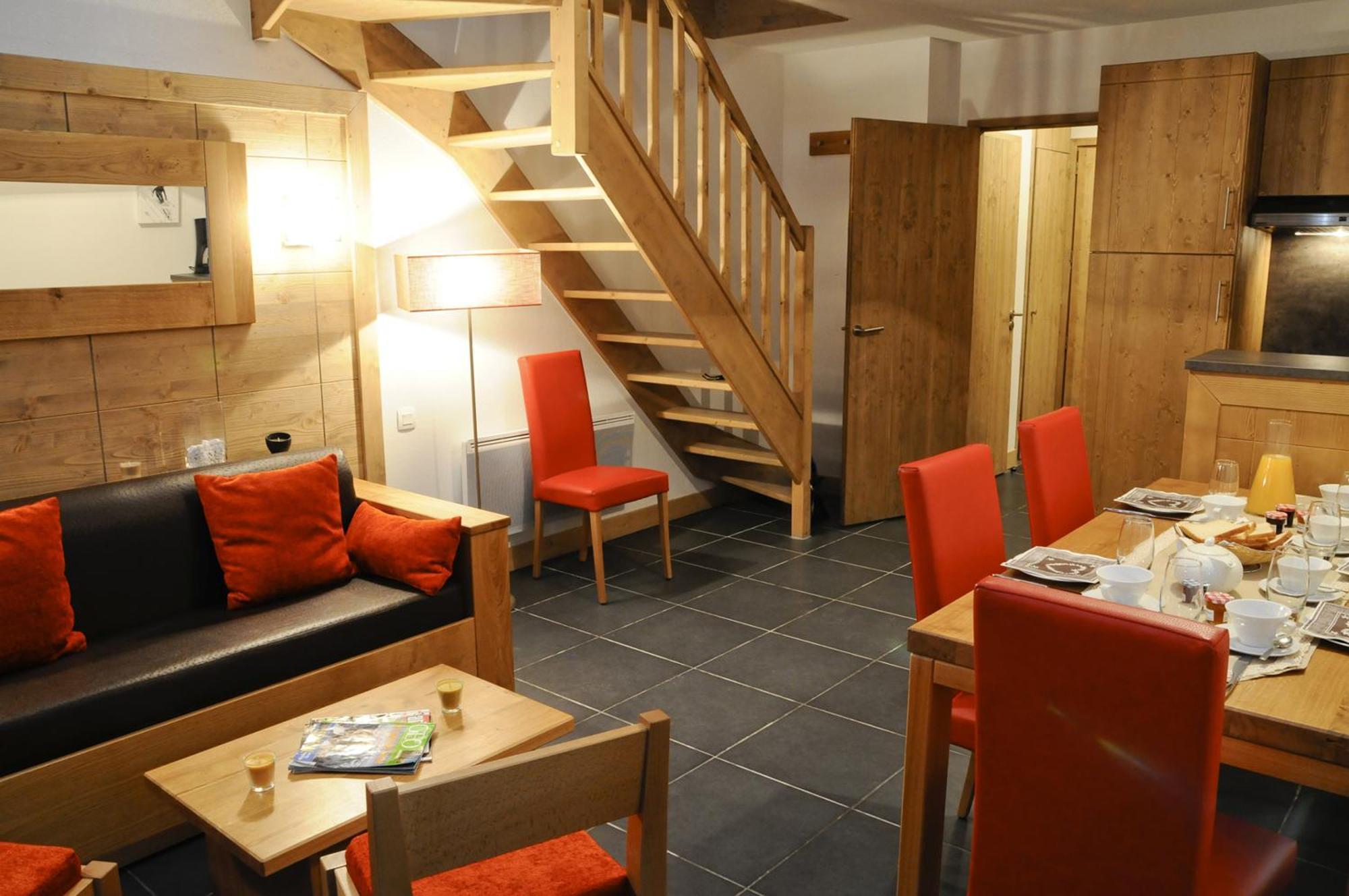 One-Bedroom Duplex Apartment Alcove